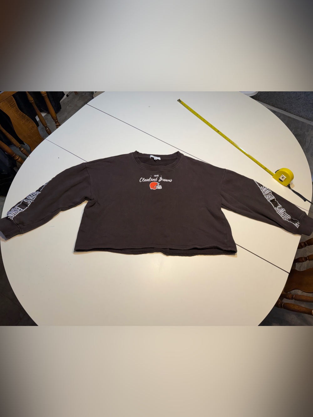WEAR by Erin Andrew’s large cropped oversized Cleveland Browns NFL sweatshirt